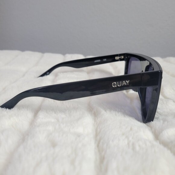 QUAY // ltd ed jlo collab rimless smoke lens rainbow watermark shield sunglasses - Picture 14 of 15